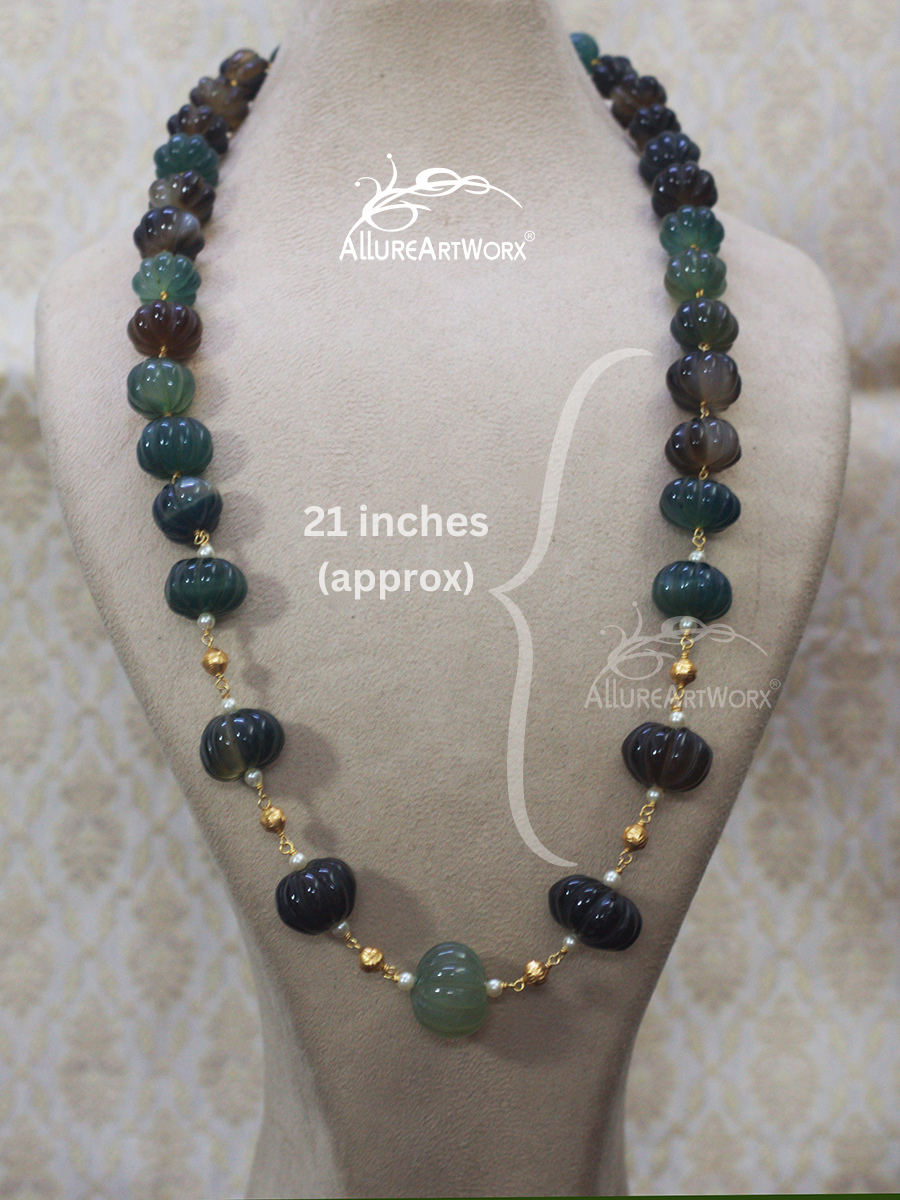 Onyx Neckpiece